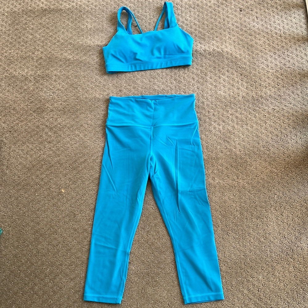 Athleta ultra high rise elation capri size small petite, bra size small P